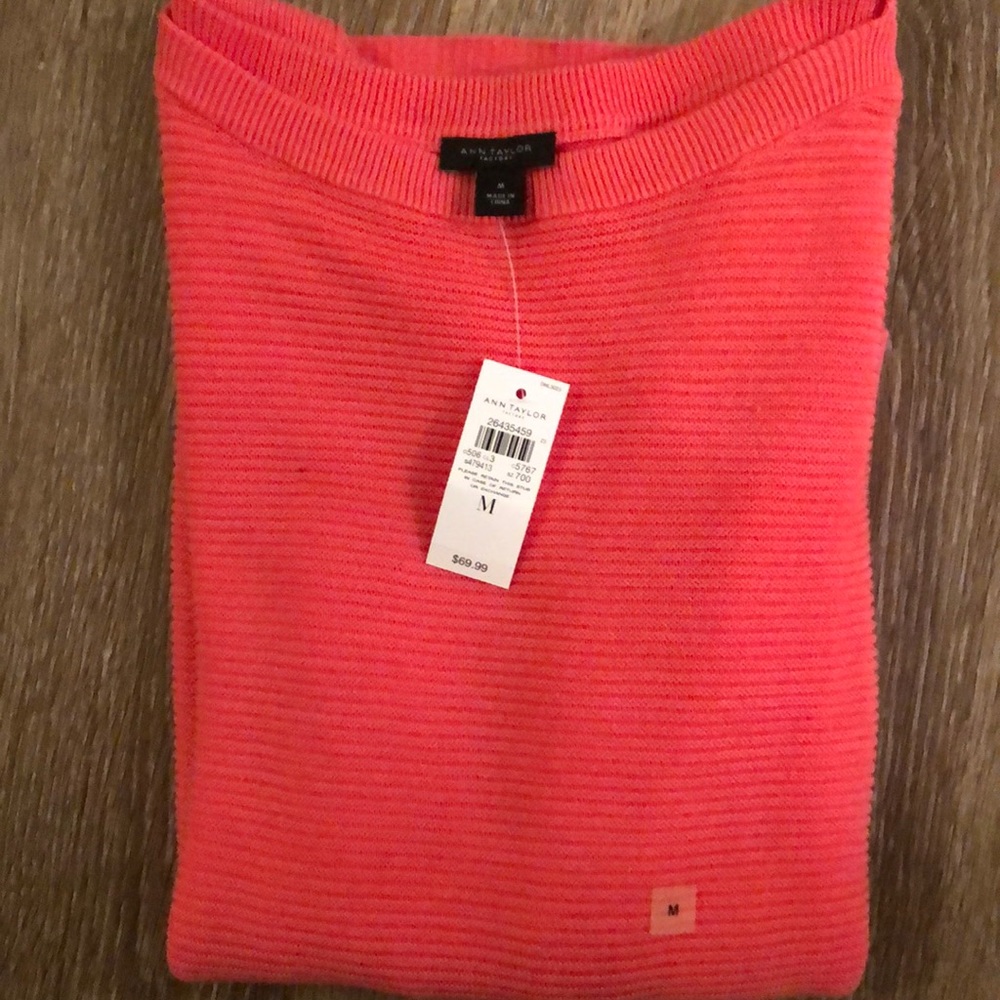 New with tags- women’s Ann Taylor summer sweater M